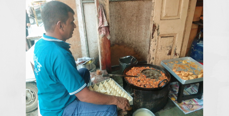 हॉटेल व्यवसायावर बंदीची नामुष्की