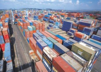 कांद्याचे 500 कंटेनर्स अडकले; शेतकरी चिंतेत