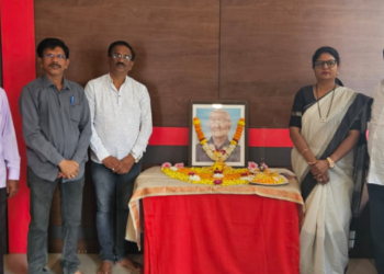 लोकनेते ॲड. दत्ता पाटील यांना अभिवादन