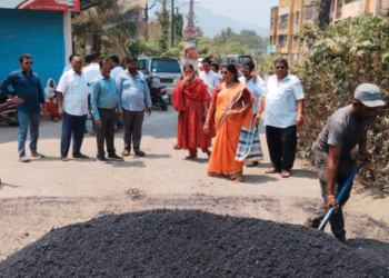 नेरळ ग्रामपंचायत हद्दीत खड्डे भरण्याच्या कामांना सुरुवात