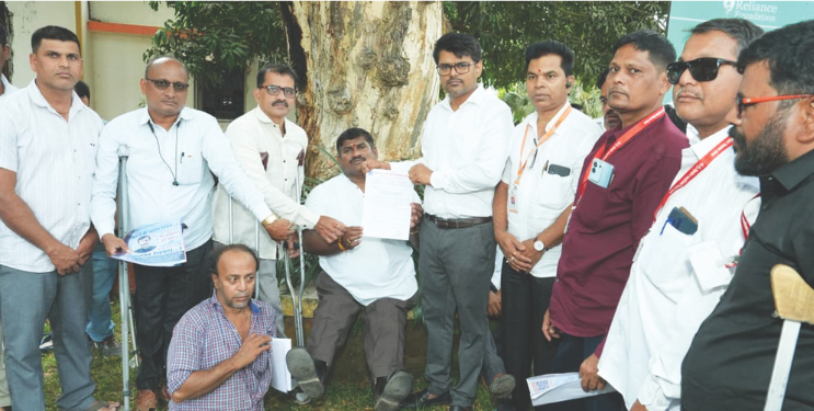 मुंढेंच्या बदलीबाबत संघटना आक्रमक