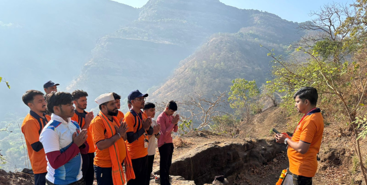 किल्ले भिवगडावर स्वच्छता मोहीम