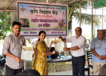 कृषी तज्ज्ञांकडून शेतकऱ्यांना मार्गदर्शन