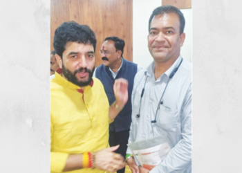 रेल्वे प्रश्नांसाठी मोहोळ यांना साकडे