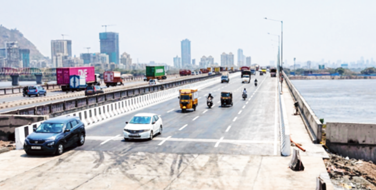 खारेगाव खाडीपूल वाहतुकीसाठी खुला