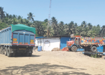 पाल्हे पुलावर जीवघेणा ताण!