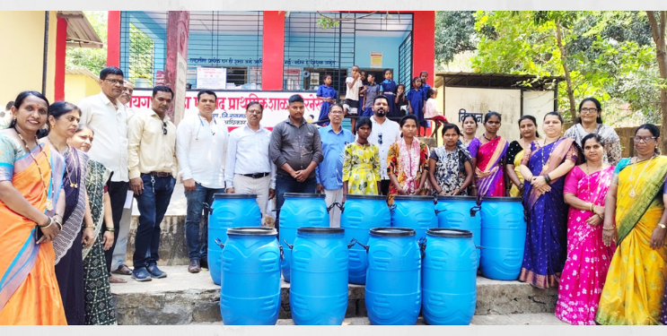 अक्कादेवीवाडीला धान्य साठवण टाकीचे वाटप