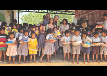 झुगरे वाडी येथे शाळा प्रवेशोत्सव साजरा