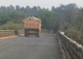 साळाव पुलावरून अवजड वाहतूक सुरूच