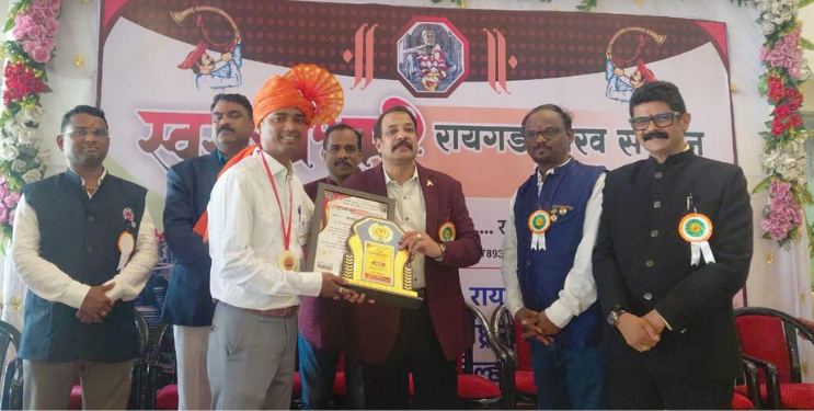 मयूर तांबडे यांचा सन्मान