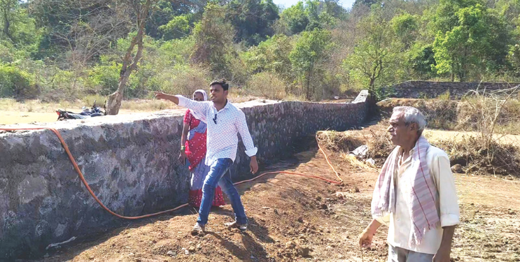 मंत्री पुत्राची दबंगगिरी; हवालदिल शेतकरी