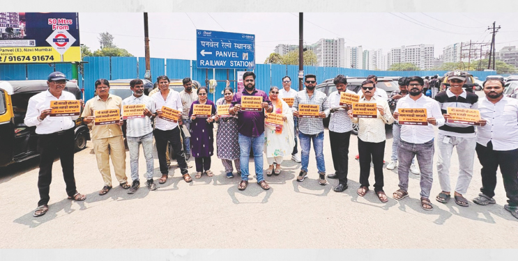 रिक्षांवर झळकले मराठीचे बॅनर