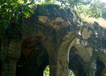 चौलच्या इतिहासाची साक्षीदार प्राचीन आसा मशिद दुरावस्थेत