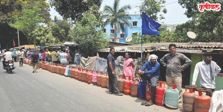 उरणकरांच्या गॅससाठी उन्हात रांगा