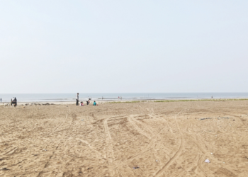 पर्यटकांविना समुद्रकिनारे ओस; सर्वत्र शुकशुकाट