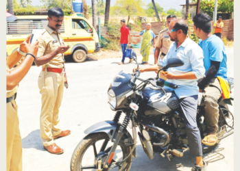 श्रीवर्धन तालुक्यात दुचाकीस्वारांना हेल्मेट सक्ती