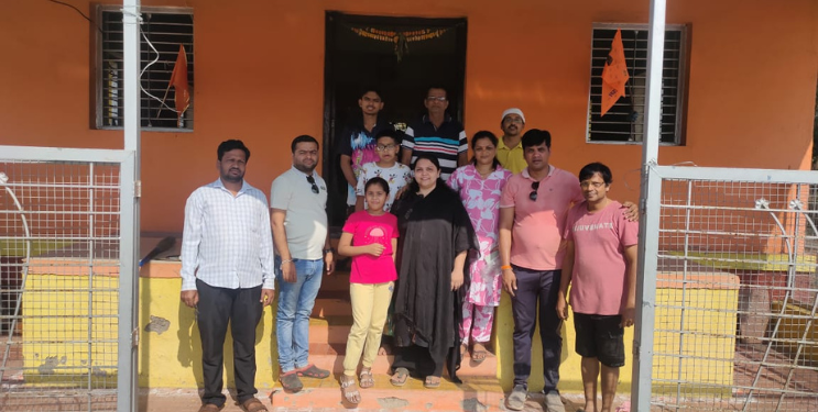 हनुमान मंदिरात साफसफाई