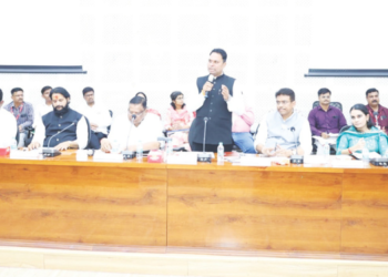 जिल्हा परिषदेची पहिलीच सभा गदारोळात