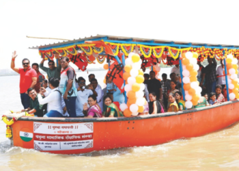 गणपती भक्तांसाठी बोटीची व्यवस्था