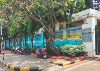 आयुक्तांच्या निवासस्थानासमोरच नियमांची पायमल्ली