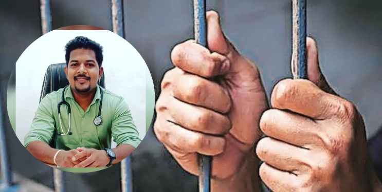 मद्यधुंद डॉक्टरचा पोलीस ठाण्यात धिंगाणा