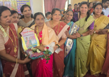 शिक्षिका मीनाक्षी पाटील यांना निरोप