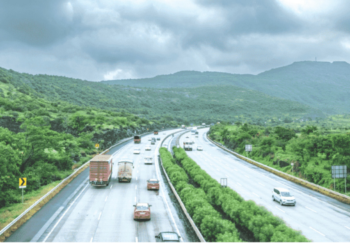 मुंबई-गोवा महामार्गाला अडथळ्यांची शर्यत