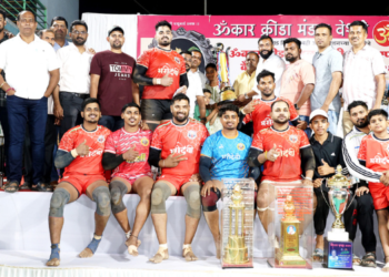 ओंकार क्रीडा मंडळ वेश्वी आयोजित कबड्डी स्पर्धेत मरीआई धेरंड संघ विजेता