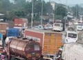 सलग सुट्ट्यांमुळे महामार्गांवर वाहतूक कोंडी