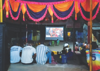 पडद्यावरील चित्रपटाचा क्रेझ कायमच
