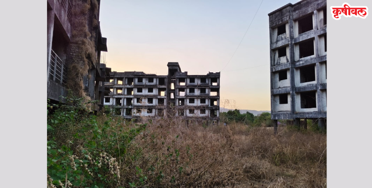 शेतकरी बांधकाम व्यावसायिकांमुळे अडचणीत