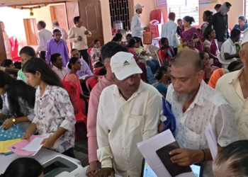 नेरळच्या समाधान शिबिराला नागरिकांचा उत्स्फूर्त प्रतिसाद