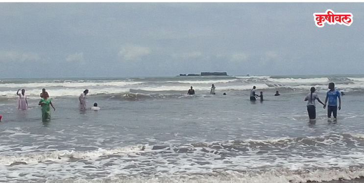 Murud Beach: समुद्रकिनारी पर्यटकांची गर्दी