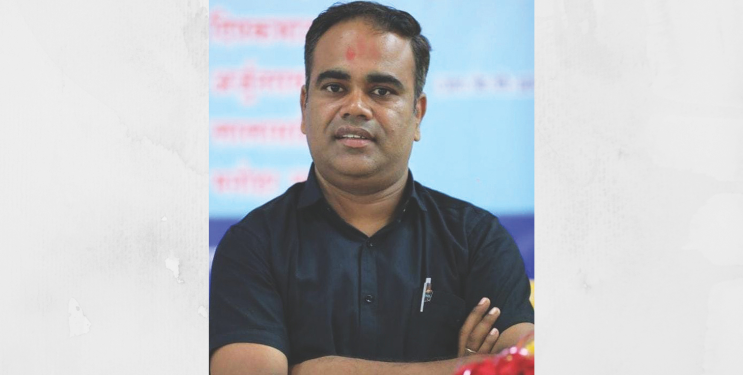 शेतकऱ्यांना डिझेल कॅड-डब्यात द्या