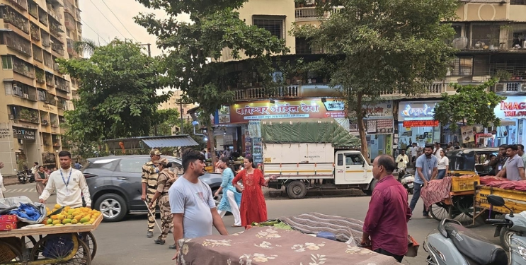 कामोठेत अतिक्रमणांवर विशेष कारवाई