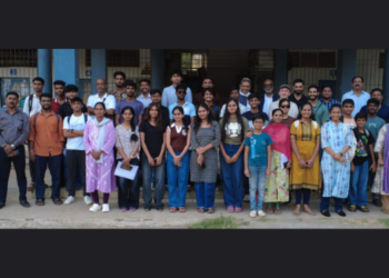 मुलांनी घेतले छायाचित्रणाचे धडे