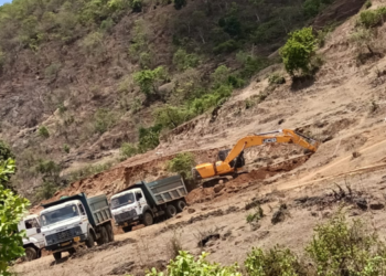 खासगी जमिनीतून अनधिकृत उत्खनन