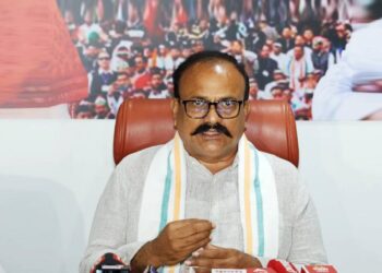 गृहविभाग ‌‘पांडू हवालदार‌’ चालवतोय!
