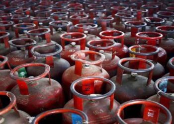LPG Price Hike: महागाईचा पुन्हा झटका! घरगुती सिलिंडर महागला