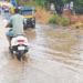 पहिल्याच पावसात रस्त्यावर नदी