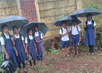 अखेर शाळेला जाण्याची वाट झाली मोकळी