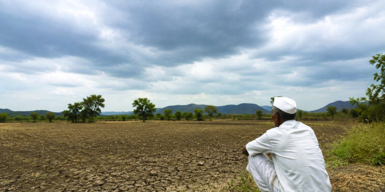 रायगडमध्ये पावसाची प्रतीक्षा कायम