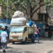 घंटागाड्यांमध्ये ओव्हरलोड कचरा