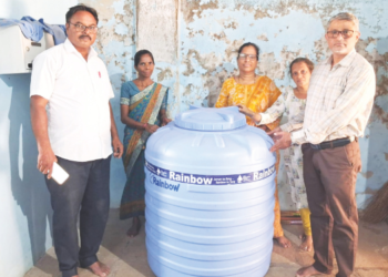 विद्यार्थ्यांसाठी पिण्याच्या पाण्याची सोय