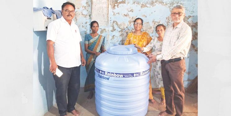 विद्यार्थ्यांसाठी पिण्याच्या पाण्याची सोय