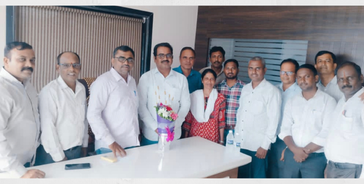 जांभिवली शाळेला एलईडी स्मार्ट टीव्ही भेट