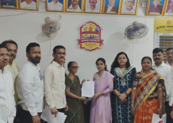 Khalapur Nagar Panchayat: मुख्याधिकाऱ्यांकडून माजी सरपंचांना अपमानास्पद वागणूक
