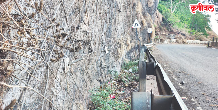 माथेरान घाटातील गटारे भरलेली