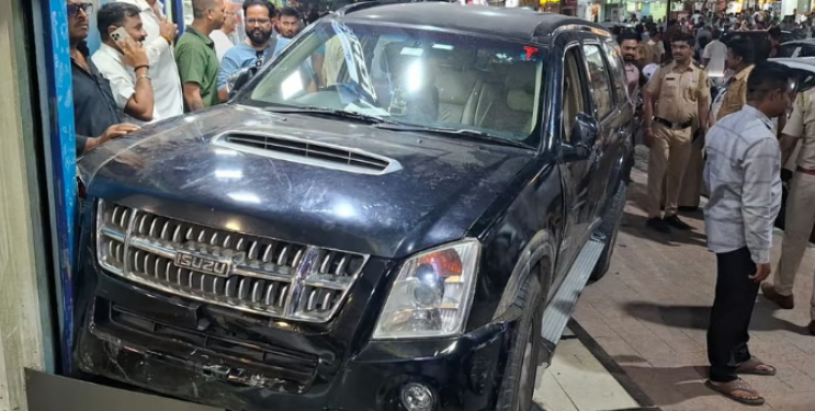 कळंबोलीत डॉक्टरच्या गाडीने तिघांना उडवले; चार वाहनांचे नुकसान