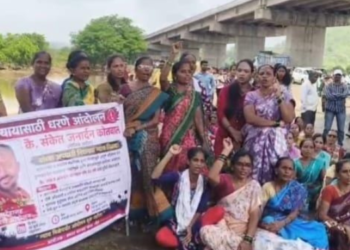 Roha Accident: खड्ड्यांनी घेतला पोलीस पाटलाचा जीव